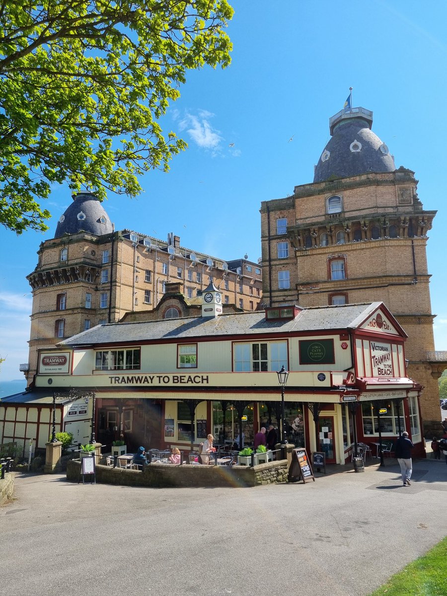 I've never been a fan of battered fish & chips but the smell drifting along the front from all the chippies is very tempting 🏖🍟 #Scarborough ☀️