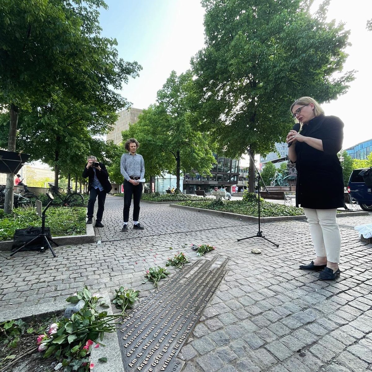 Einweihung der Reliefplatte am Augustusplatz in Gedenken an die Opfer des Kapp-Putsches. #srle