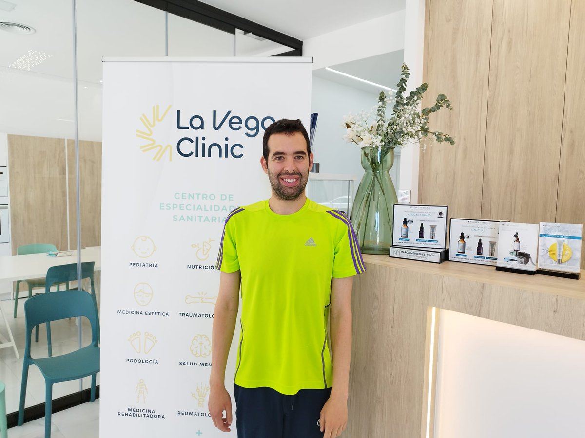 El nadador Carlos Tejada, confía en @laVegaClinic  de #Almeria para sus depilaciones electrónicas.
Buen trato humano y profesional.