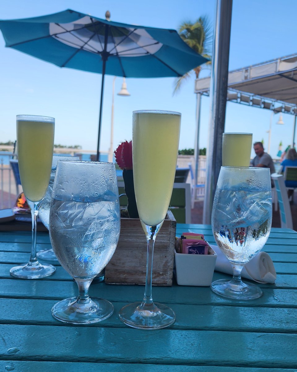 It's Tuesday, of course there's champagne at lunch. #keywest #champagne #lunch 📷 @floridakeysresorts

More: PartyinKeyWest.com/wp/
Follow us: @PartyInKeyWest
Hashtag us: #PartyInKeyWest