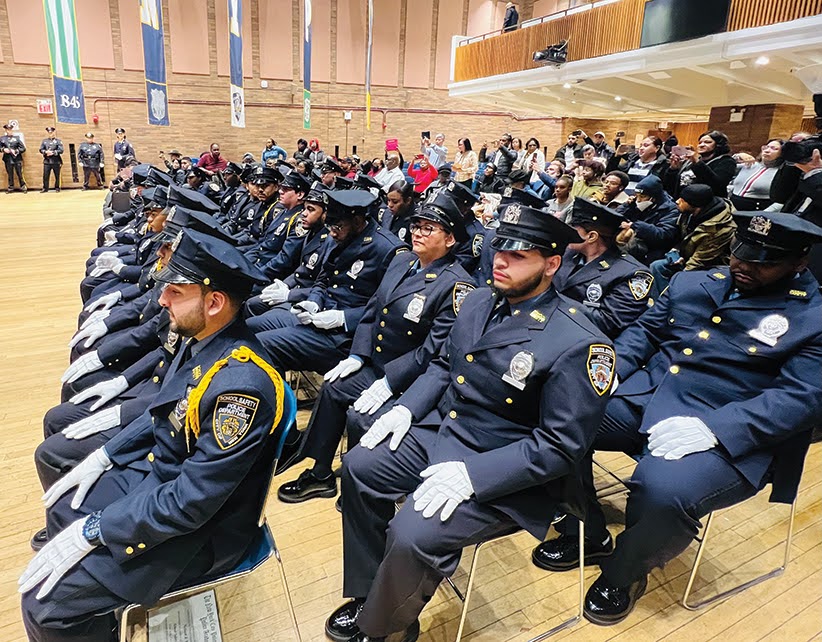 Local237NY's tweet image. Congratulations to the newly graduated School Safety Agents class.

#TeamstersLocal23 #Local237 #SchoolSafetyAgents #Congratulations #Graduation #TeamstersStrong