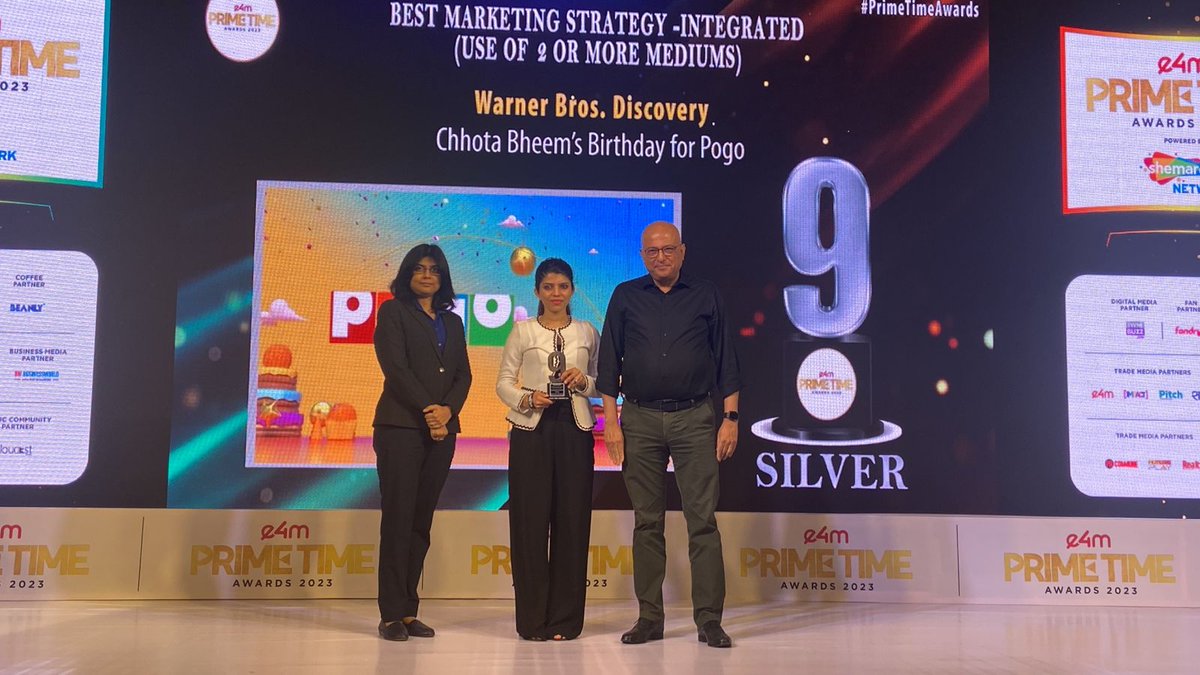Recognizing outstanding achievements in Television Advertising at #PrimeTimeAwards! 🏆 🔥
Congratulations to the winners! 👏

Category : Best Marketing Strategy -Integrated (Use of 2 or more mediums)
Winners : @wbd, @ZeeKannada, @TimesNetwork 

#e4mAwards #PrimeTimeAwards