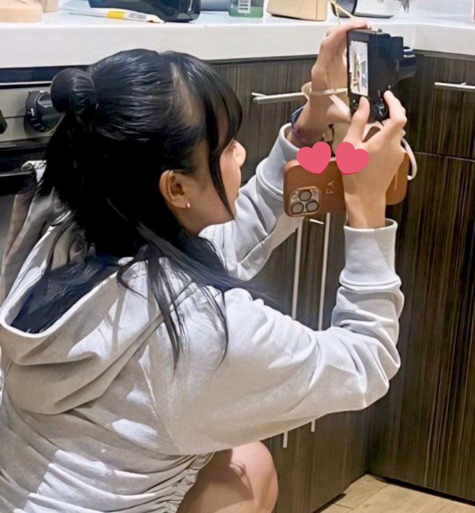 JAILSETTER's tweet image. Lisards trying to distract from the fact that after leaving yg when their fave had no one left to give her gigs she kept chasing her new suggar daddy for gigs