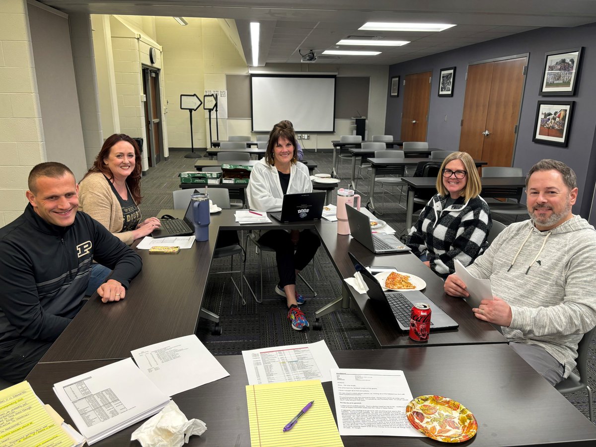 The BEF Grant Committee recently met to award over $73,000 in grants for the 2024-2025 school year! They also voted on the 2023 Innovative Grant of the Year! Stay tuned for that BIG ANNOUNCEMENTS soon! Thank you to our community partners and donors who make these grants possible!