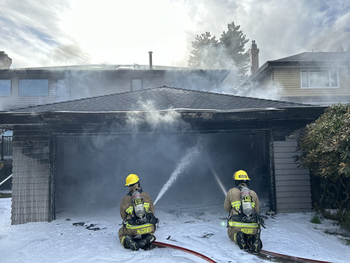 Firefighters responded to 11 fire calls last night:
-2nd alarm house fire: 5300 Block of Selkirk
-2 Fires in the same SRO building: 1500 Block of Powell
- Multiple dumpster fires
-Large debris fire at Prior and Station
-Kitchen Fire: 500 Block of Campbell
No injuries reported.