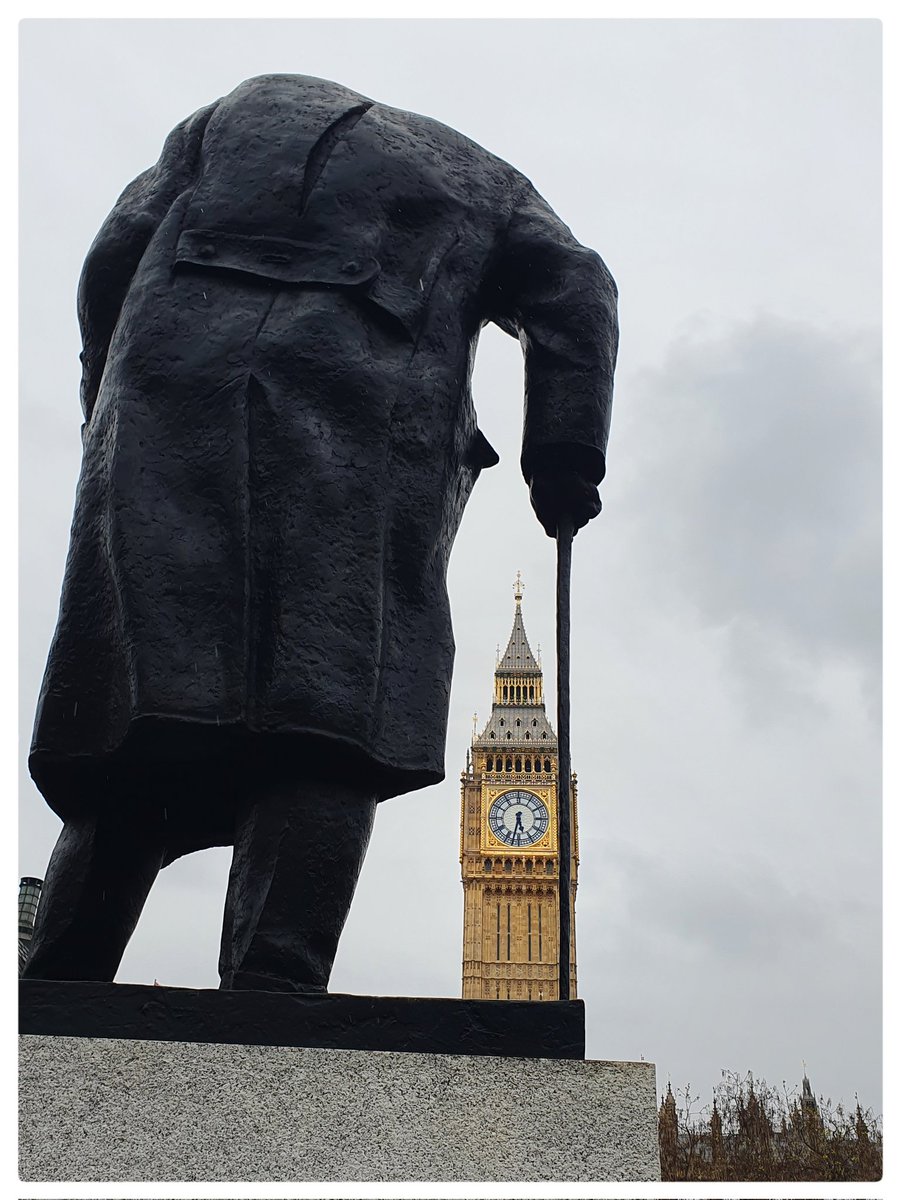 One of those days when I feel like being a tourist in London and I love it 😊

#mobilephotography #streetphotography #streetphotographyworldwide #purestreetphotography #visitlondon #londonphotography #parlimentsquare #bigben #winstonchurchill #statue
