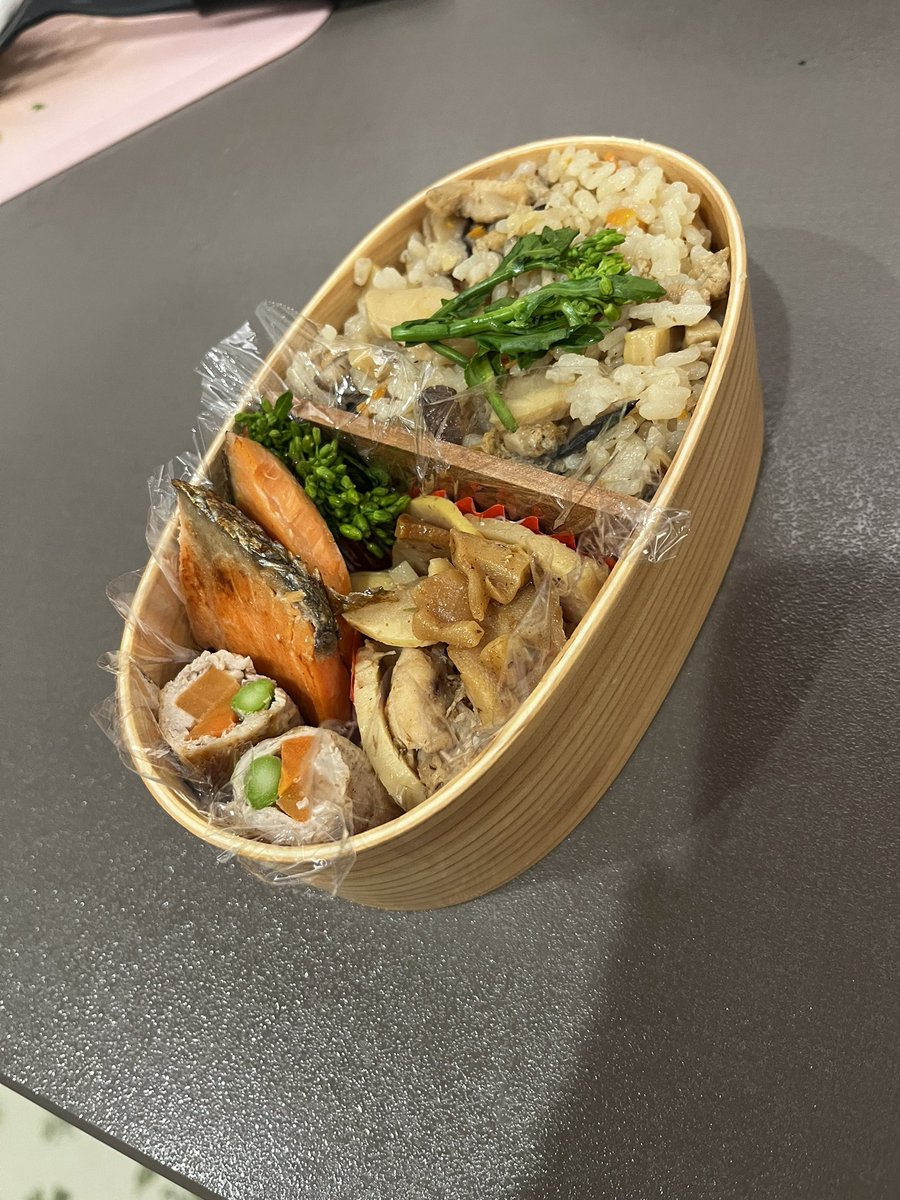 toru727's tweet photo. お弁当作る
妻…よろこぶと…ウレシイ https://t.co/VHSSBvM9TY