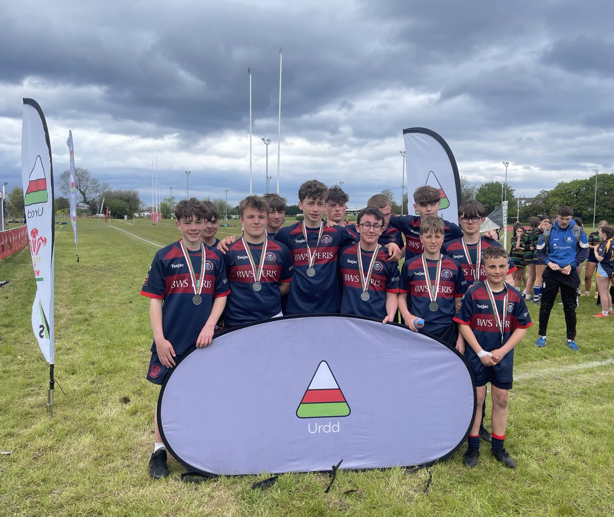 Canlyniadau Bechgyn Bl. 9-10🏉🏆 Cwpan Bechgyn Bl. 9-10 #UrddWRU7 Gogledd Cymru 🏆 🥇@YsgBrynrefail 🥈@StDavidsCollege Plât Bechgyn Bl.9-10 #UrddWRU7 Gogledd Cymru 🤩 🥇@YGAberaeron 🥈@SyrHughOwen Da iawn chi !👏