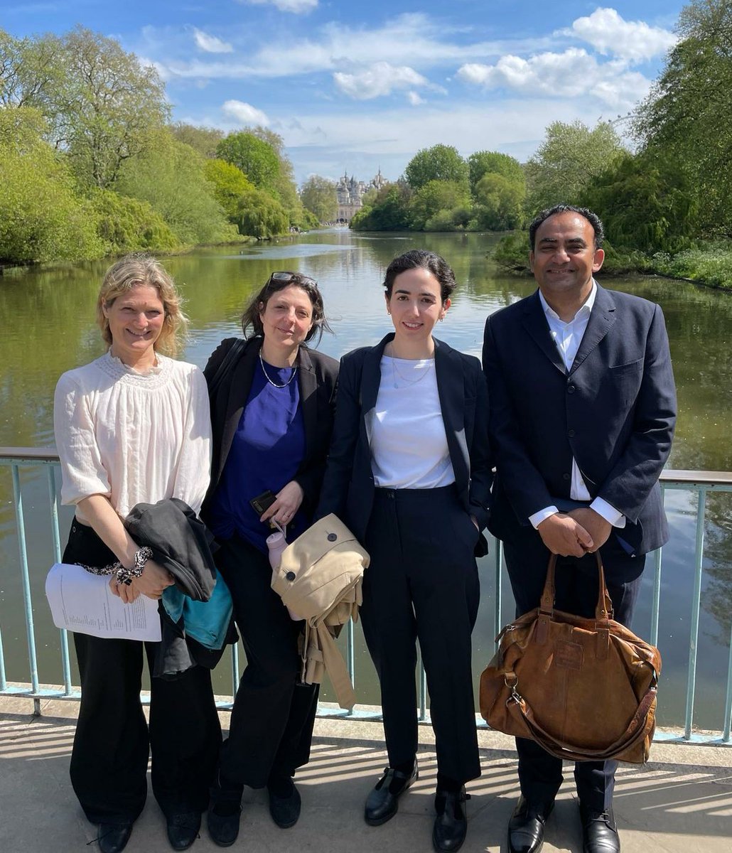 Useful meeting with the Prisons Minister today. We discussed the terrible problems in getting legal visits in prisons, the dire state of #legalaid & why #IPP termination cases shouldn't be means tested. We had a quick debrief in the MoJ's local park before rushing back to work...