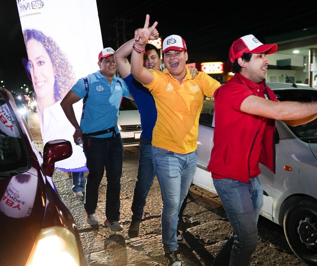 Con mucha energía y emoción acompañamos a nuestros candidatos, Gaby Hernández y Noel Fernández, al crucero nocturno 💃🏻🎉

En el PRI, el 1 de 3, es una realidad y la juventud de nuestro partido está bien representada 👊🏼 

Vamos con todo y ganar este 02 de junio #VotaPRI #SomosRed