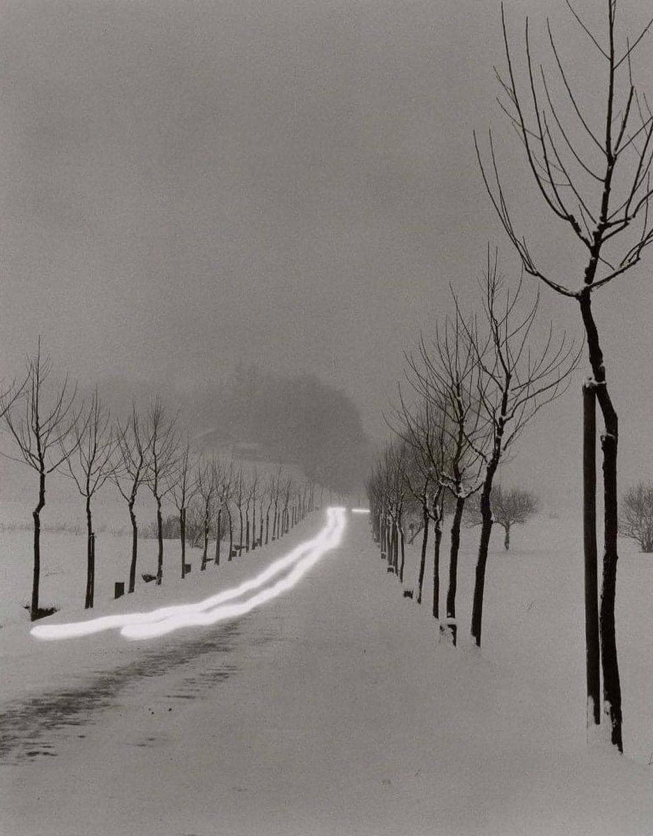 Peter Keetman. Strasse am Abend, bei Bernau,  1956.