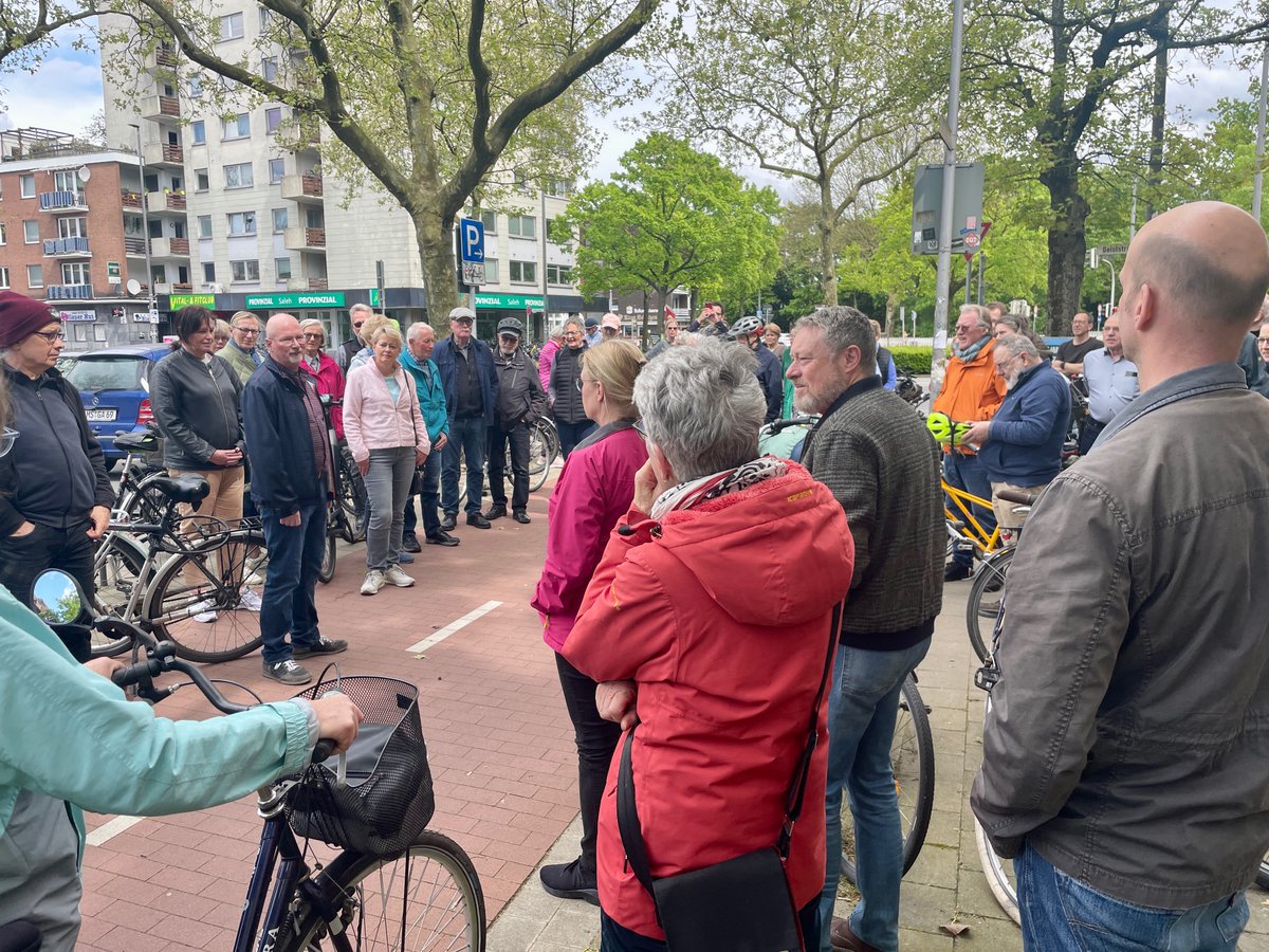 Führungen haben Konjunktur, dass stellt jetzt auch der Ortsverein Aaseestadt-Geist der @spdmuenster fest als er zu einer Historischen Radtour durch das Geistviertel einlud. Mehr als 80 Leute kamen
mvz-online.chayns.site/ticker?M=11801…
facebook.com/profile.php?id…