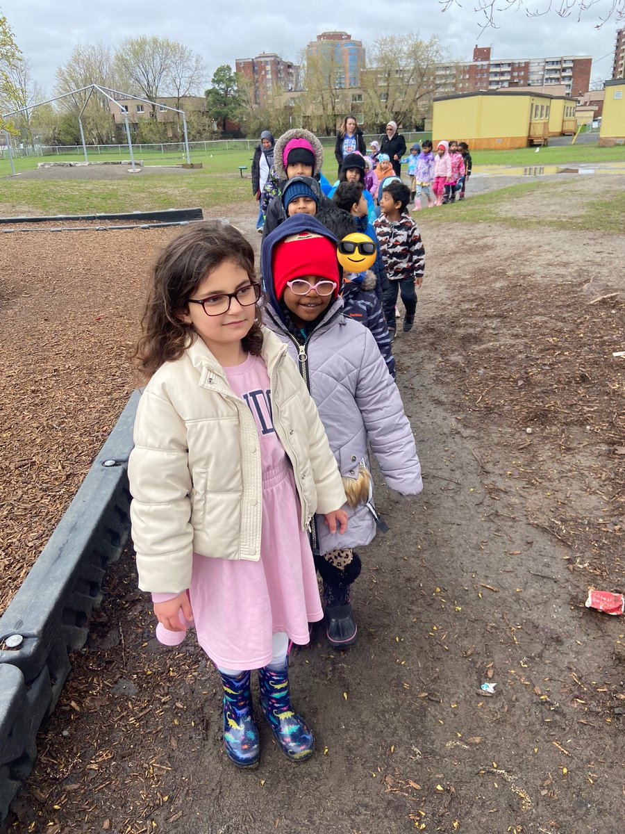 StRoseKP's tweet photo. Today, we went on a nature walk to investigate the signs of spring. https://t.co/kYq7fZAyPE