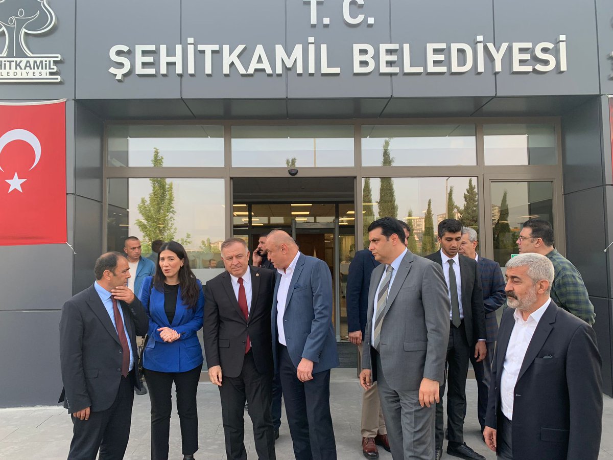 📍Şehitkamil Belediyesi Genel Başkan Yardımcımız Sn. Gökanzeybek, #CHP Parti Meclis Üyesi,Yerel Yönetimler Başkan Yardımcımiz Sn.Ecevit Keleş ve kıymetli örgütümüz ile birlikte, Şehitkamil Belediye Başkanımız Sn.Umut Yılmaz'ı makamında ziyaret edip Şehitkamil ve şehrimizin…