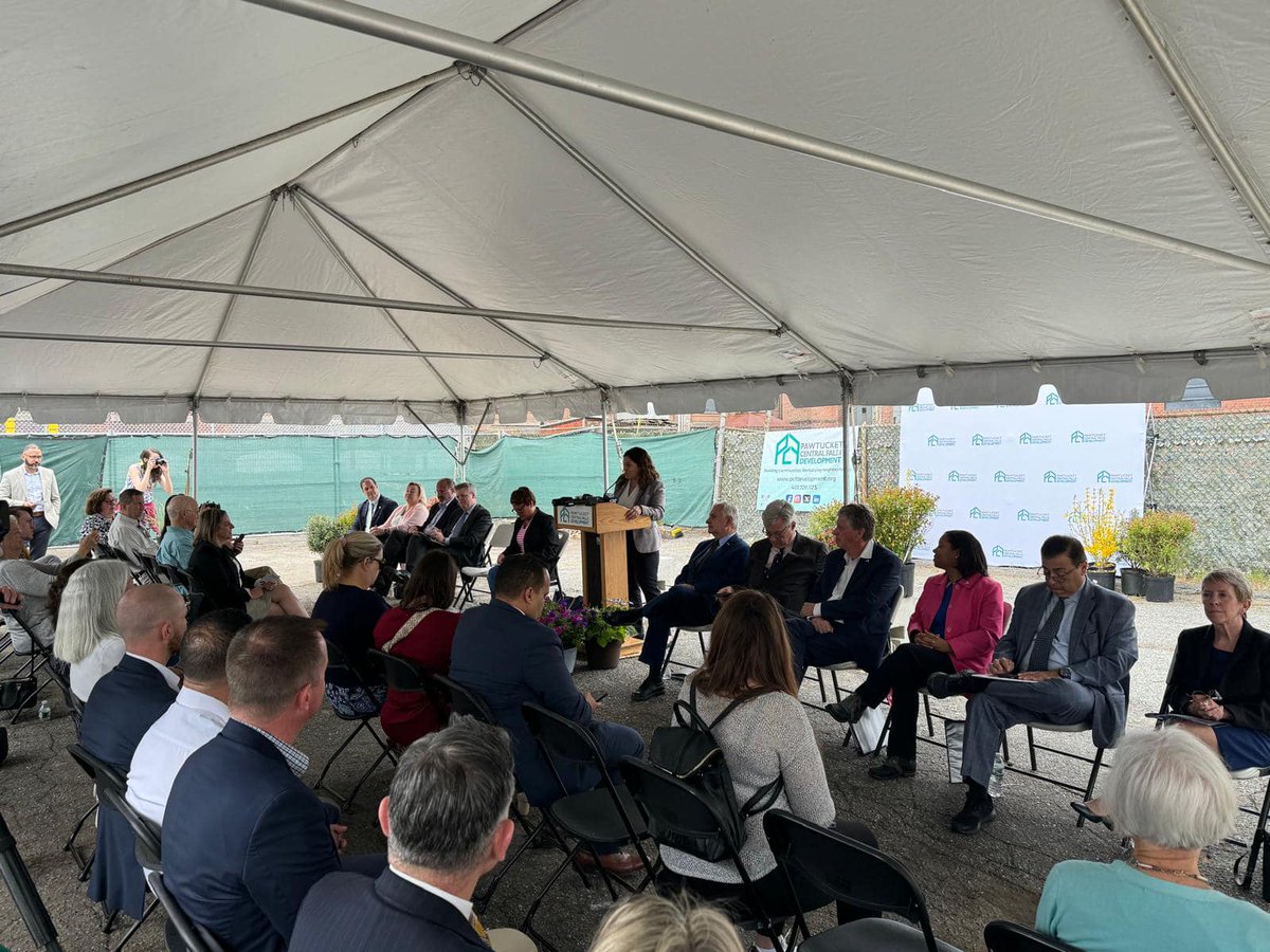 Housing momentum continues! 🏘🏢 This week, Mayor Maria Rivera joined @PCF_Development to break ground on the new Central Street Development (44 Central Street) that will be bringing 62 residential rental homes across Central Falls and Pawtucket!
