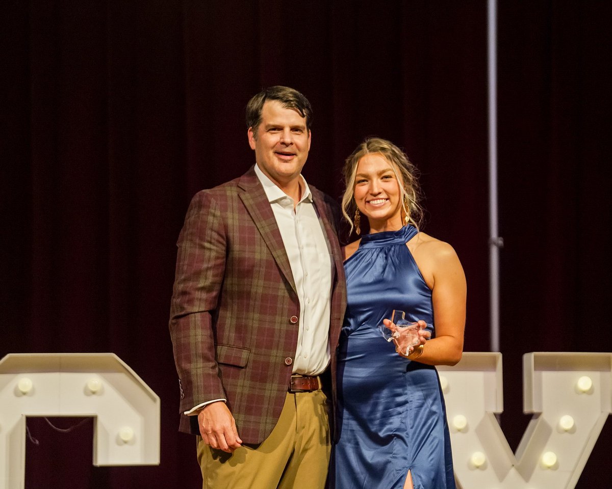 The Texas State Women’s Athlete of the Year: @jkmullins4! #EatEmUp #CATSPYs