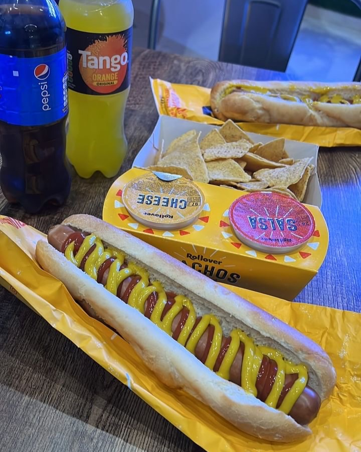 Name a better date than this... We'll wait 🌭🍟✨ (📸:@theebeautybarn)