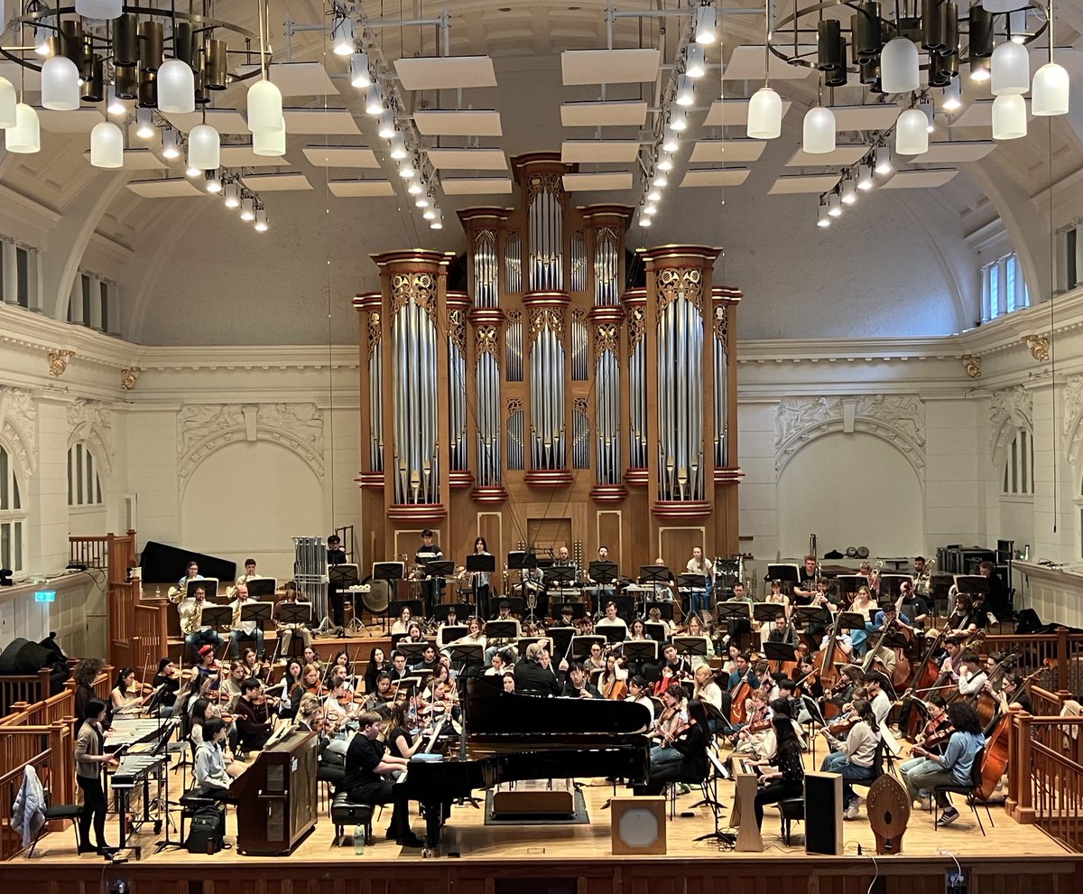 The stage has been bursting at the seams with the sheer size of the RCMSO for Turangalîla rehearsals! Just one more day to go until Messiaen’s tour de force is brought to the Royal Festival Hall for an unforgettable performance. Don’t miss it: bit.ly/rcm-turangalila