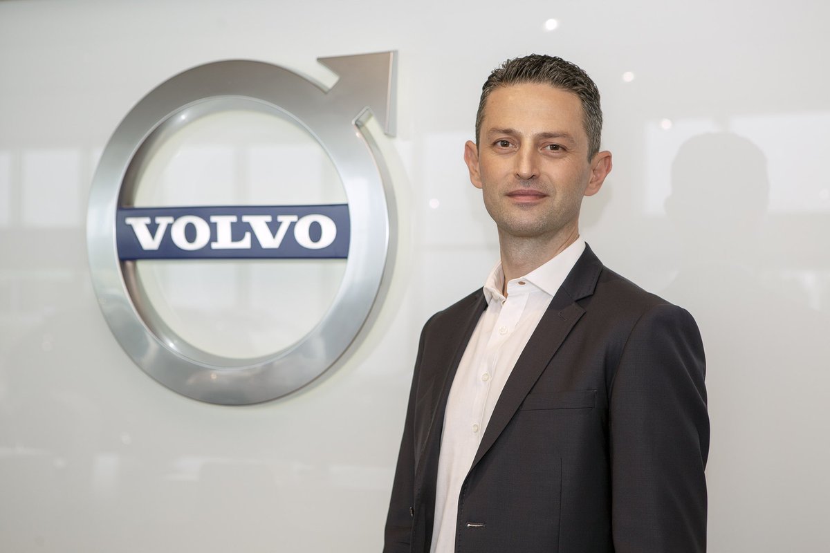 Volvo Car Turkey tekrar bir Türk’e emanet ediliyor!
 
Uzun yıllar Volvo Car Turkey’de görev yaptıktan sonra son olarak Volvo Car Çek Cumhuriyeti Genel Müdürlüğü’ne atanarak uluslararası deneyim kazanan Alican Emiroğlu, Volvo Car Turkey’nin Genel Müdürü görevine getirildi.

Alican…