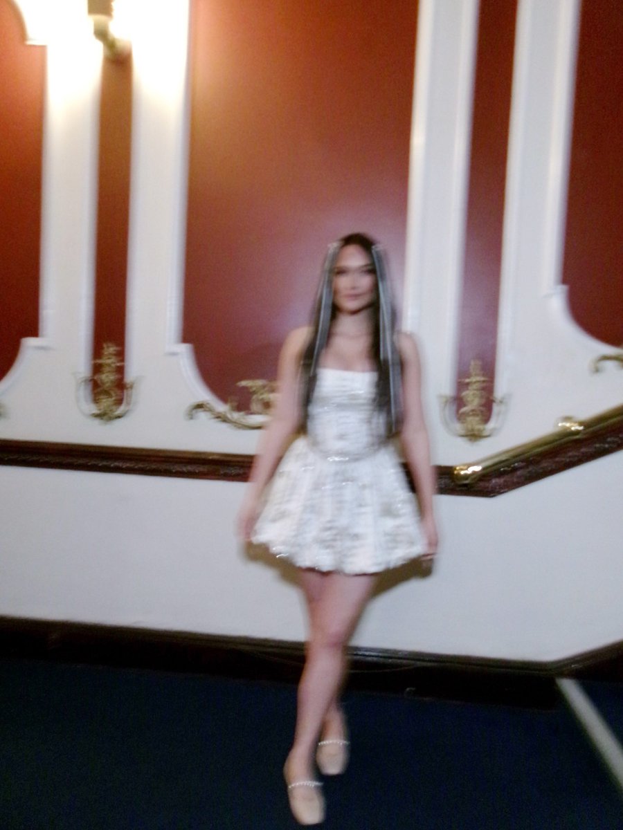 KaceyMusgraves's tweet image. Dublin. Night one. #DeeperWellWorldTour ♥️