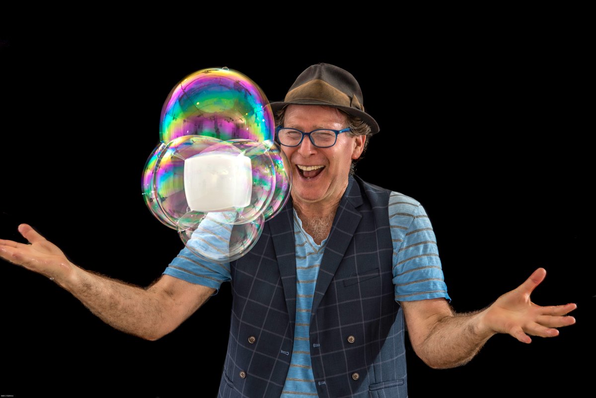 🌟 Don't miss out on an unforgettable experience with The Amazing Bubble Man, Louis Pearl! 🌈✨ 

🤩 Get your tickets now! 🎟️🔮 ow.ly/h2WF50Rniws

#TheAmazingBubbleMan #BubbleMagic #LouisPearl #EdinburghFringeFestival #watersmeetrickmansworth #supportlocaltheatre