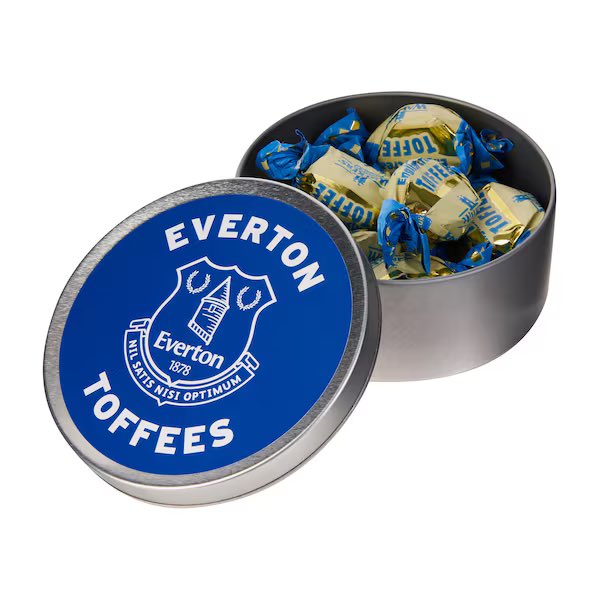 🍬 EVERTON = FENTANILO

Sus dueños tienen problemas con la cocaína, pero el Everton empareja con el Fentanilo. 

Se ha advertido que traficantes tratan que parezca caramelo para atraer niños, un caramelo como el toffee, apodo del Everton. 

(al menos así el Everton haría daño)