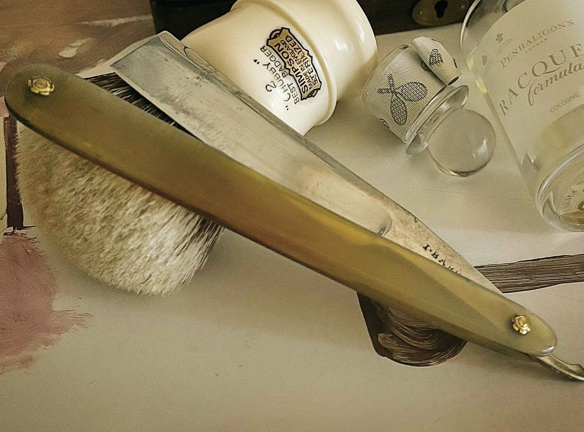 Who likes chubby brushes? Simpson 'Chubby' 2 ow.ly/wgBh50RsChH #shaveOfTheDay #shaveGear #mensGrooming #wetShaving #sotd #shaveBrush #straightRazor