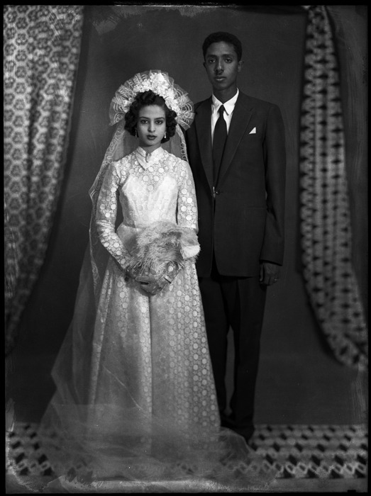Portrait of a Sudanese Newlywed Couple, Sudan, 1950s-1970s. 🇸🇩

📷: Rashid Mahdi