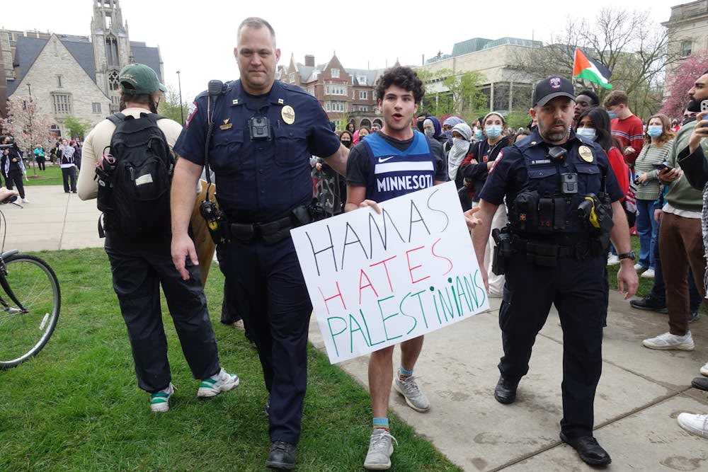 DavidSkadron's tweet image. Yesterday I protested the protesters at the University of Wisconsin’s Palestine encampment.

College students don’t seem to understand that Hamas does not care about Palestinians. 

Hamas steals humanitarian aid intended for Palestinian schools, infrastructure, and food to build…