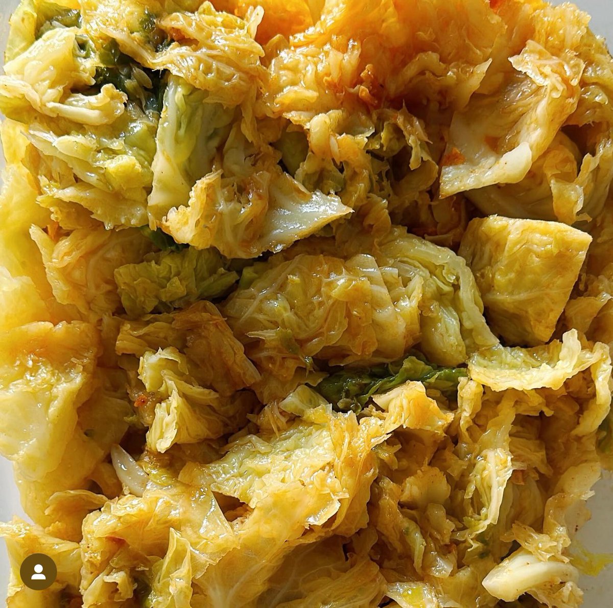 AlfonsoJLT's tweet image. 🥬 Este #repollo rehogado con #ajo y #pimentón es un plato muy saludable, bajo en calorías y muy ligero pero que proporciona muchos antioxidantes y otros nutrientes.

#HabráQueComer #RepolloRehogado #Sano #Saludable #SanoYSaludable #Healthy