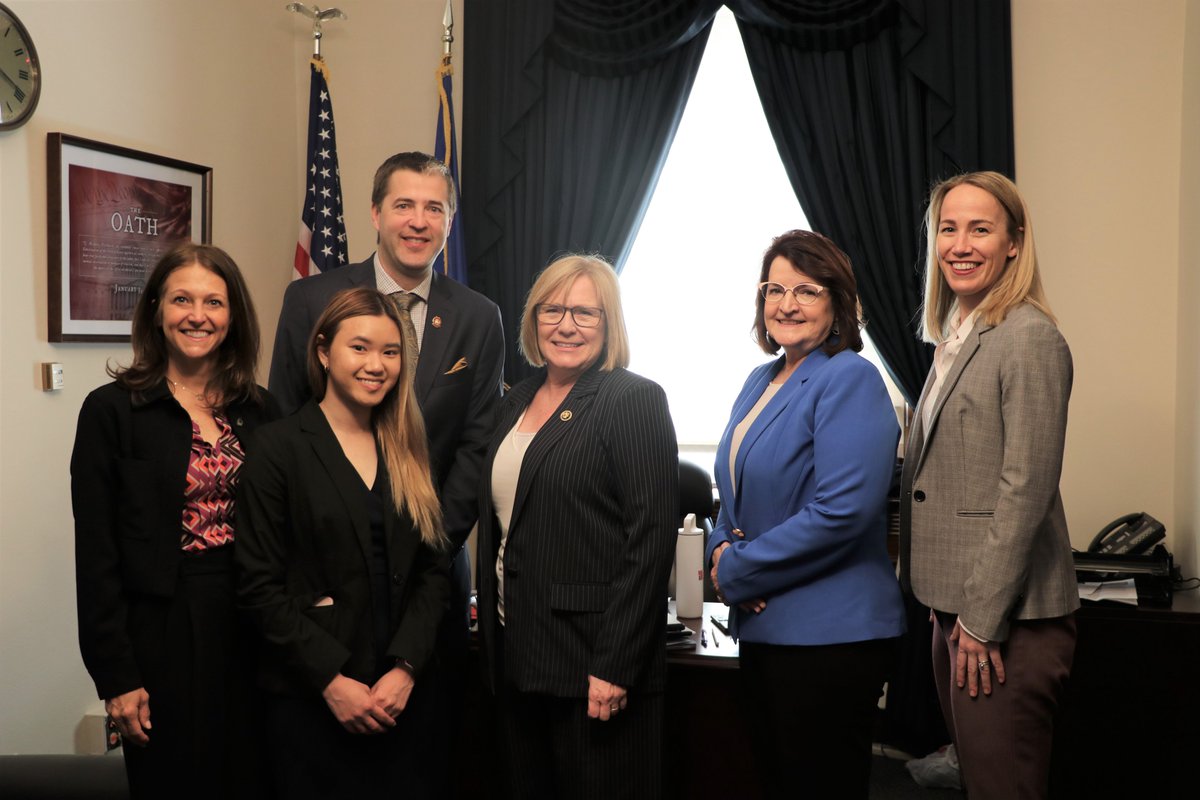 . @AOAConnect advocates for optometrists and access to eye care, and they met with me to discuss eye and vision care for Medicare patients and veterans. Thanks for sharing your thoughts!