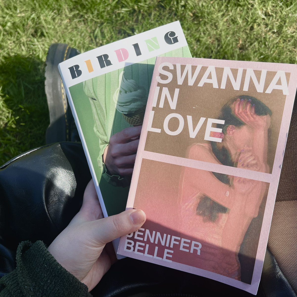 it’s so beautiful in manchester today, sitting outside in the sunshine reading kinda weather….excited for the Birding/Swanna In Love event tonight at @BlackwellsMcr