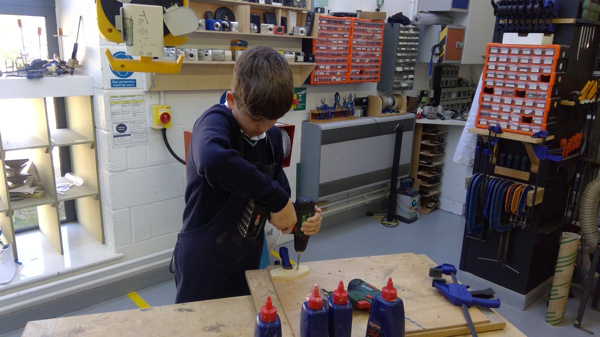 As Cokethorpe Prep Year 6 prepare to transition into Cokethorpe Senior School, they were delighted to attend a taster session in the DT suite. The pupils were thrilled to craft little wooden boats using coping saws, the industrial sander, vices and drills. #PrepDT #MovingUp…