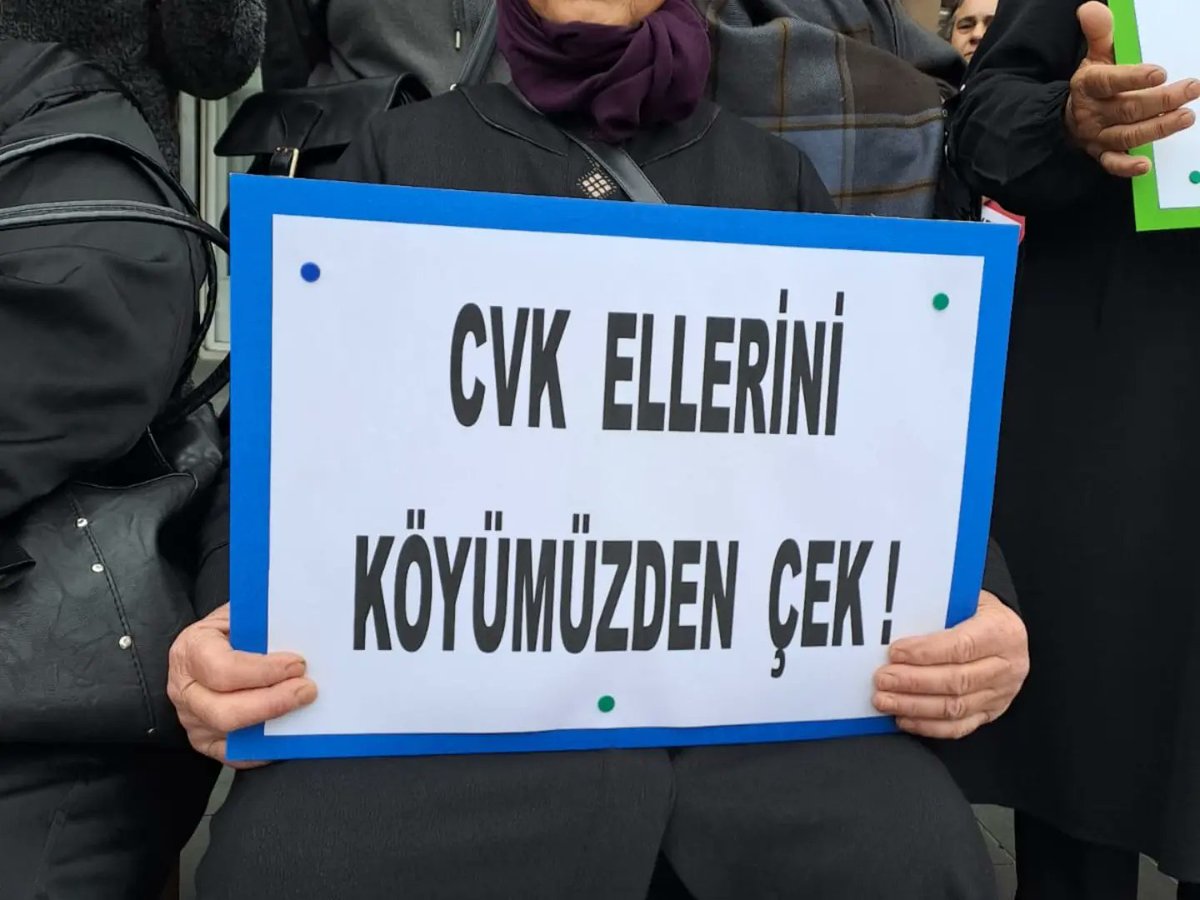 Türkmen Dağı’nın Üstü Altından Değerlidir! Bugün Kazdağı Doğal ve Kültürel Varlıkları Koruma Derneği'nizin çağrısı ile Türkmen Dağı Çevre Komitesi tarafından Balıkesir'de kitlesel basın açıklaması yapıldı. Açıklamayı Gökçeyazı köylüsü kadınlar okudu. ++