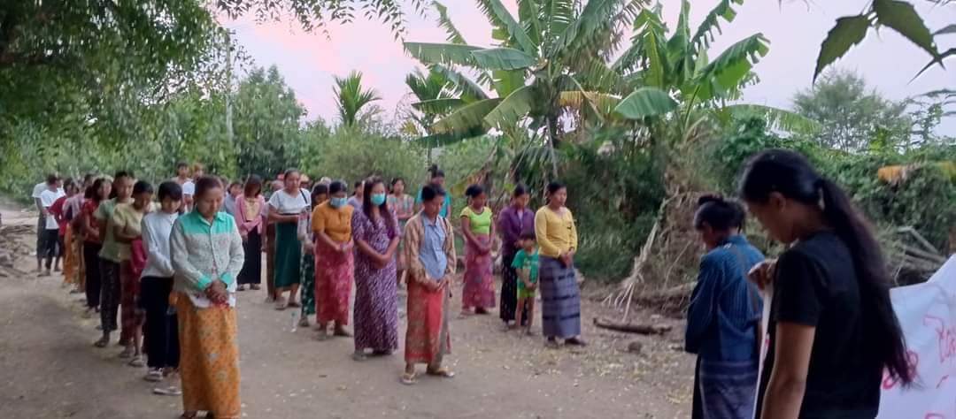 Pro-democracy residents in Yinmarpin Township, Sagaing Division staged a protest to uproot the terrorist military dictatorship.
@UN @ASEAN @EUCouncil
@POTUS
#BanJetFuelExportsToMM
#2024Apr30Coup
#WhatsHappeningInMyanmar