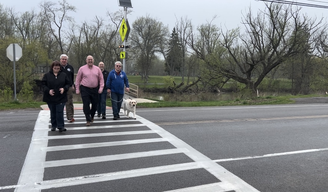 Had to mark the completion of this long-awaited safety enhancement at Ellicott Creek Road and Thistle Avenue. The Parkview community has been advocating for warning lights at the crossing that leads to the park, so I was happy to secure state funding for the Town to get it done.