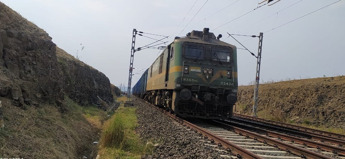 Powering Ahead: Electric Loco Engine and Electronic Rail Weigh Bridge Testing Successfully completed at #Nagpur #MMLP Private Limited, Sindi @nagpur_matters @vaibhavgTOI