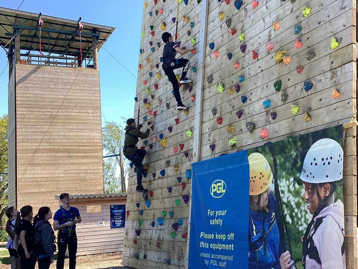 Carmondean PS tweet media
