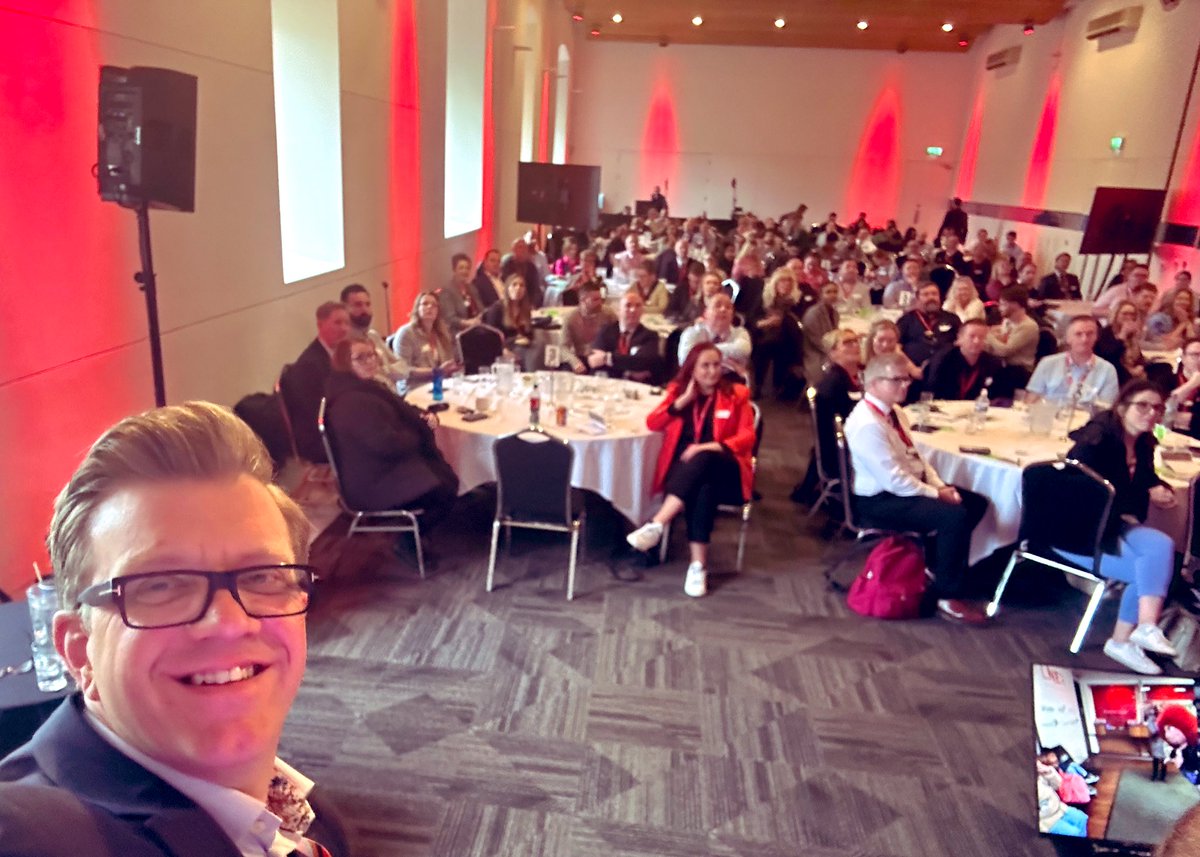 Over the last week all of @LNER’s managers have been to either Leeds, London or Edinburgh to spend a day discussing the future.

It’s been so valuable not just to look ahead, but also to hear from @chambertalk @visitabdn @StGilesTrust @themindgym & more.