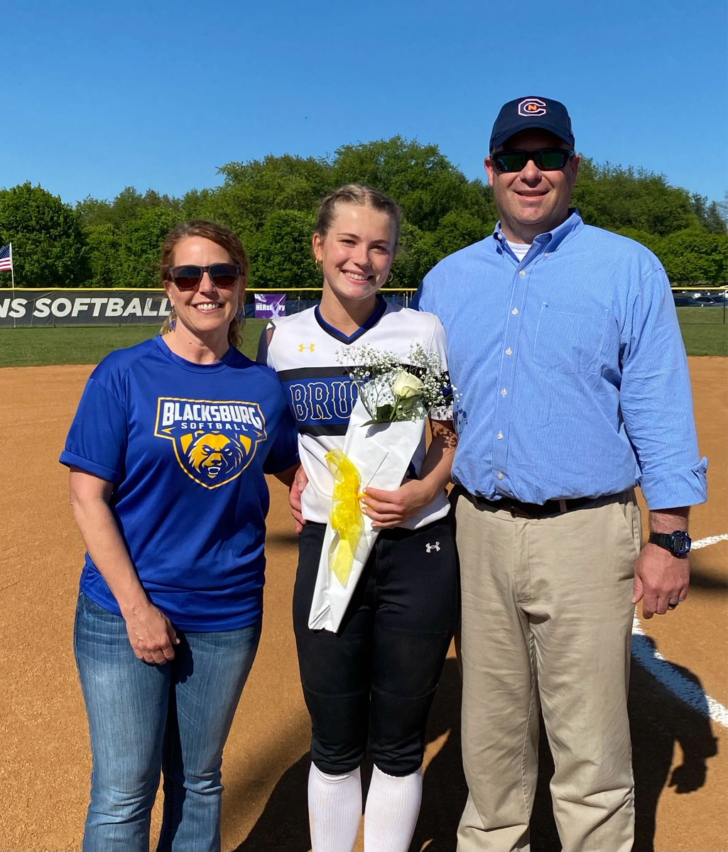BburgHSBruins's tweet photo. Softball Senior Night 🥎

Congratulations to Katey Mathena and her Family! https://t.co/zALO3kOwAi