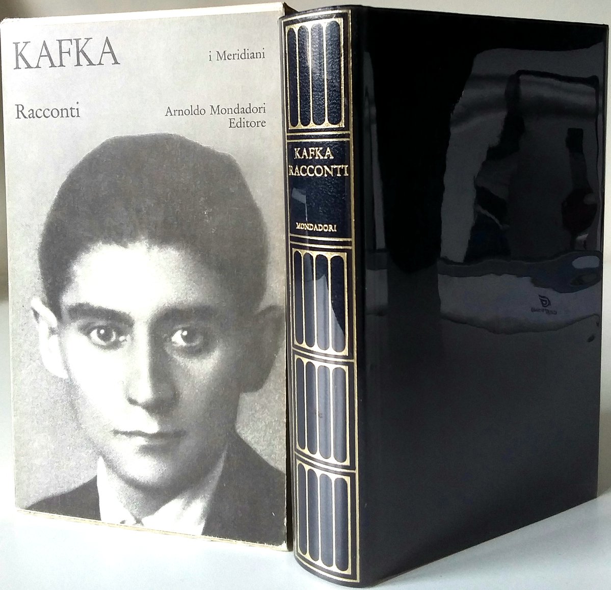 'Undici figli'
Ho undici figli.
Il primo è fisicamente poco appariscente, ma serio e intelligente, pure non ho molta stima di lui, benché, come figlio, lo ami come tutti gli altri.
Franz #Kafka100
#incipitprimavera
#scritturebrevi