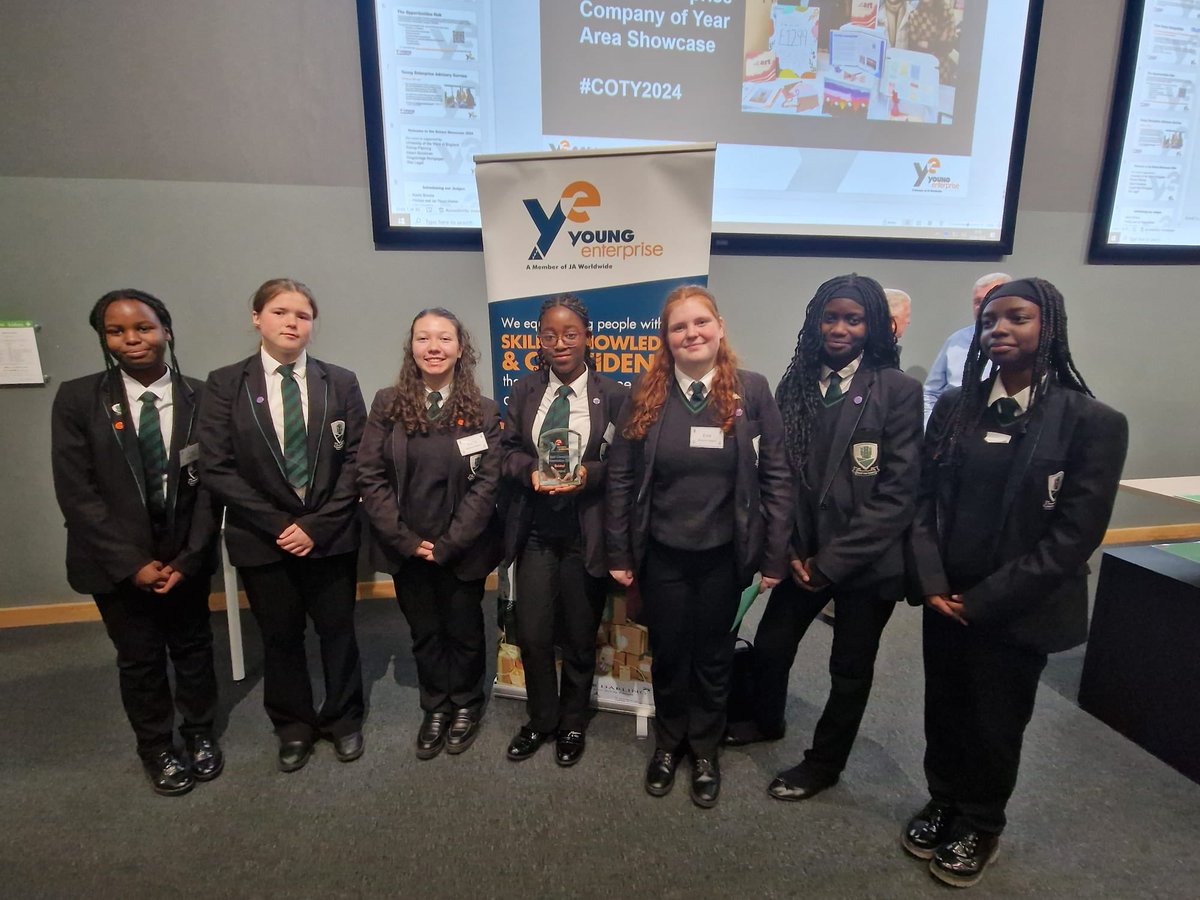 What an unbelievable effort from our @youngenterprise team who won ‘Best Company Presentation’ tonight. The youngest team in the competition! #workhardbekind @GreenshawTrust