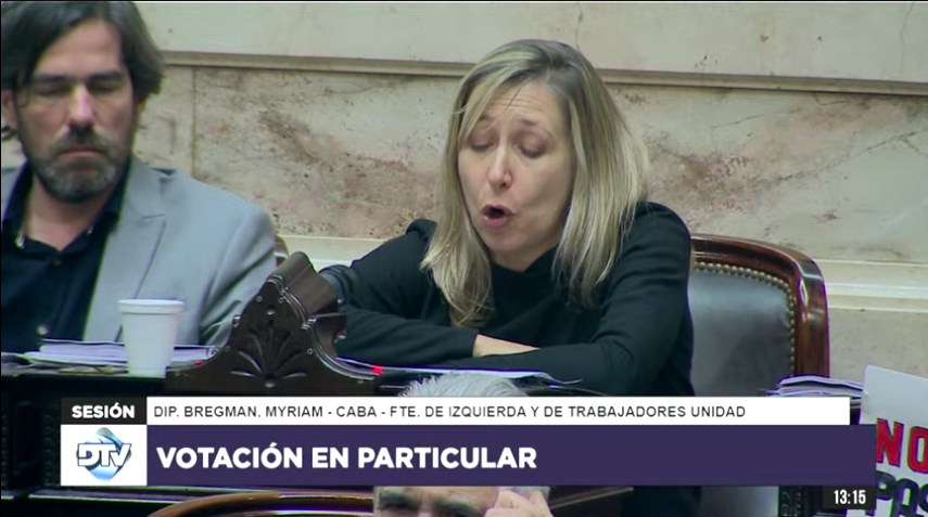 PresentesLatam's tweet photo. 📢 #Ahora
🇦🇷Se votó el Título Previsional de la #LeyDeBases
💥“De eliminarse la moratoria 9 de cada 10 mujeres no van a poder jubilarse”, dijeron las diputadas Gisela Marziota y Myriam Bregman.
✍️🏽Votación: Aprobados los cambios del régimen jubilatorio y se elimina la moratoria previsional