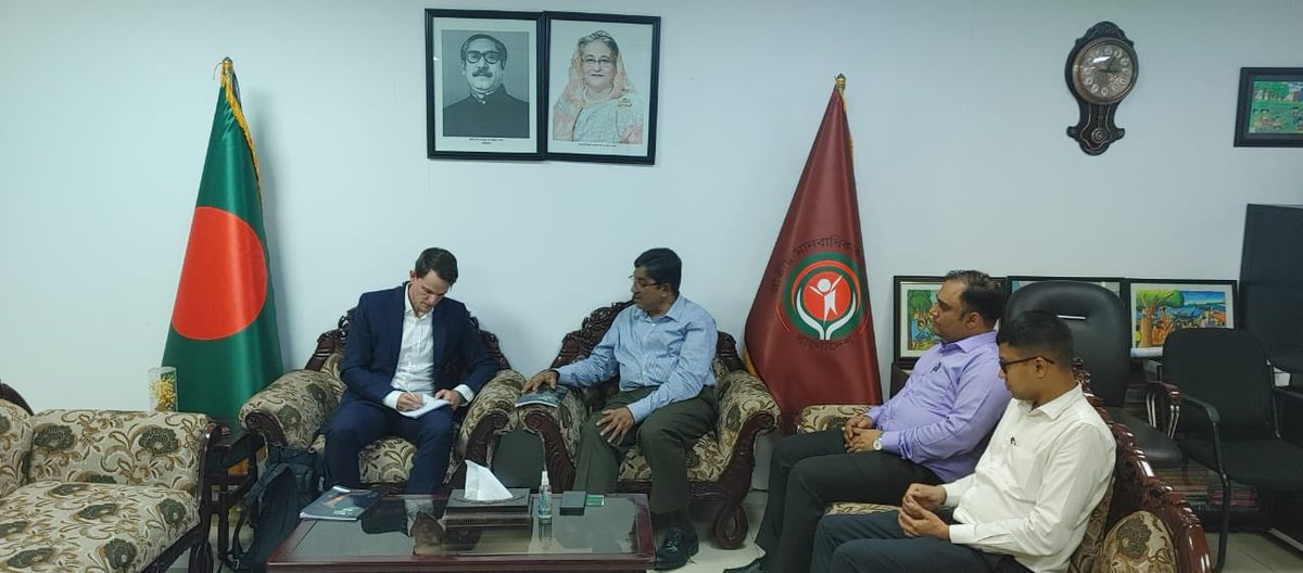 Grateful for the opportunity to meet Kamal Uddin Ahmed chairperson of the National Human Rights Commission of Bangladesh 🇧🇩. We discussed durable solutions and ensuring rights for #Rohingya refugees. @FortifyRights in Dhaka. news24bd.tv/details/171871