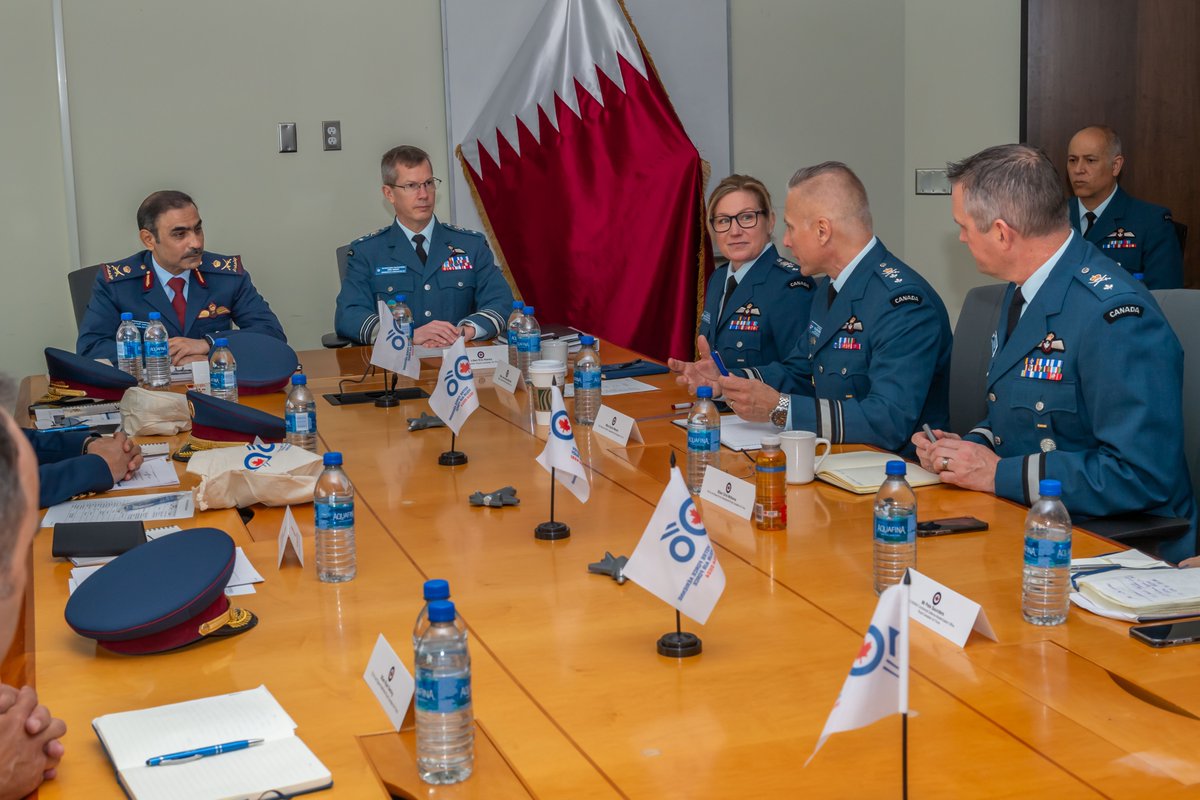 flight training, management of multiple fleets and new acquisitions. It was a fruitful visit furthering the good relations between the QEAF and RCAF.