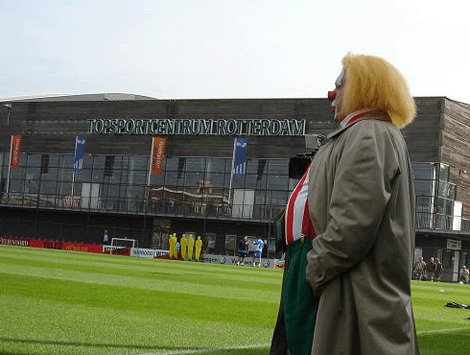 𝐏𝐑𝐈𝐌𝐄𝐔𝐑 🎖️ • nieuwe trainer #Feyenoord gesignaleerd rond de Kuip