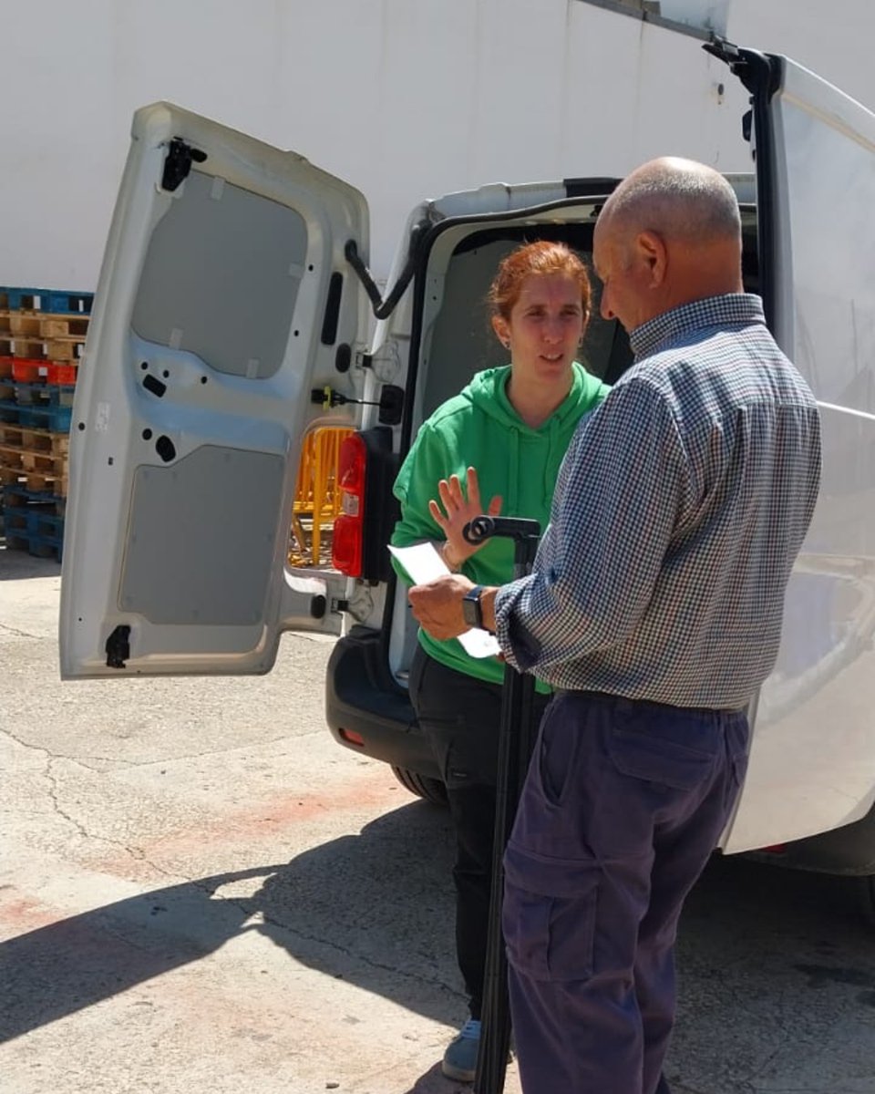 🌍#CompostajeEnRuta 🚛 Hoy hemos estado en #Yátova repartiendo compostadoras a los nuevos usuarios del proyecto de #compostaje doméstico. 🏡 Gracias por sumaros a la iniciativa y contribuir al entorno #EnPositivo @ayto_yatova