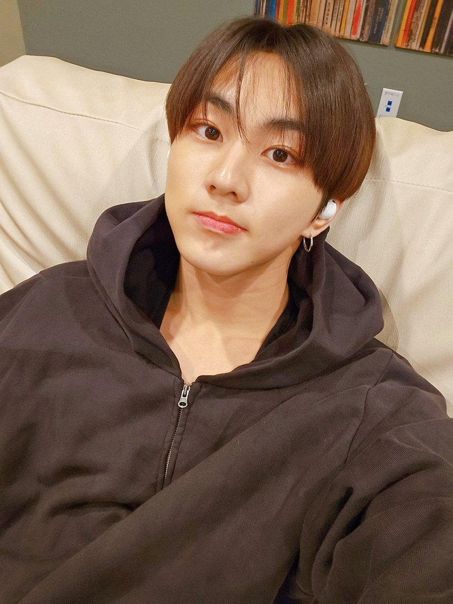[🌟] 050124 — WEVERSE LIVE #JUNGWON is currently in a voice live on Weverse! 🐈 🔗: weverse.io/enhypen/live/0… #ENHYPEN #엔하이픈 @ENHYPEN @ENHYPEN_members #정원 #ENHYPEN_JUNGWON #엔하이픈_정원