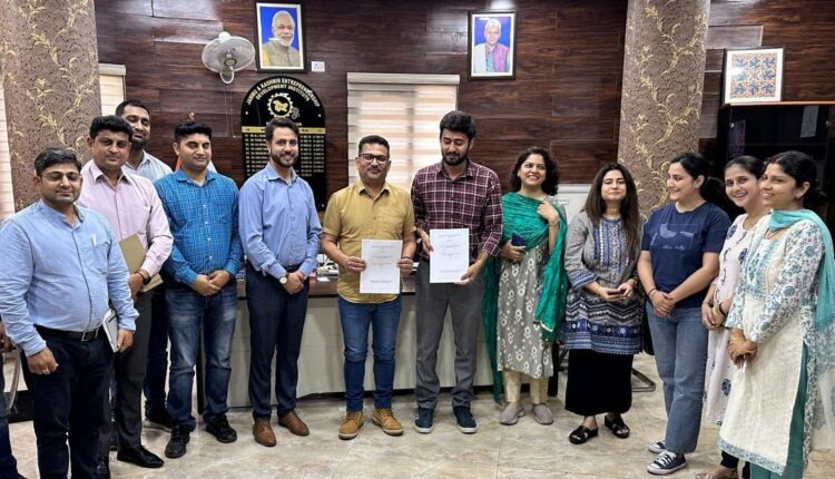 'Empowering J&K's youth! JKEDI & Techible have teamed up to launch the Summer School Internship Program, offering students in Jammu & Srinagar opportunities in AI, Data Science, Web Development, and more.#Stagecoach #Ruslaan #QueenOfTears #TejRan #ICAI #Waqf #Dhruv_Rathee