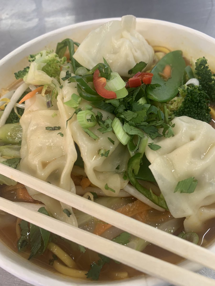 Asian style broth with gyoza dumplings today in the food hall. Students happily enjoying this menu with their chopsticks 🌶️🌶️👊@LoveBritishFood #headchef @Bartholomew_Sch